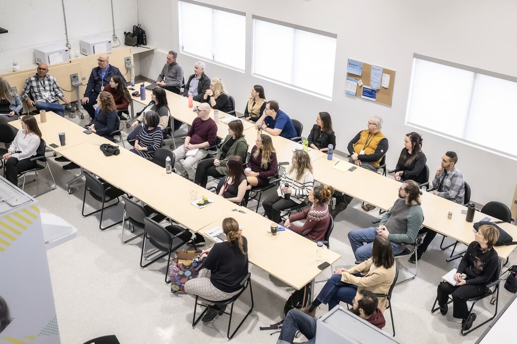 Notre équipe multidisciplinaire au bureau de projet du futur hôpital de Vaudreuil-Soulanges. 