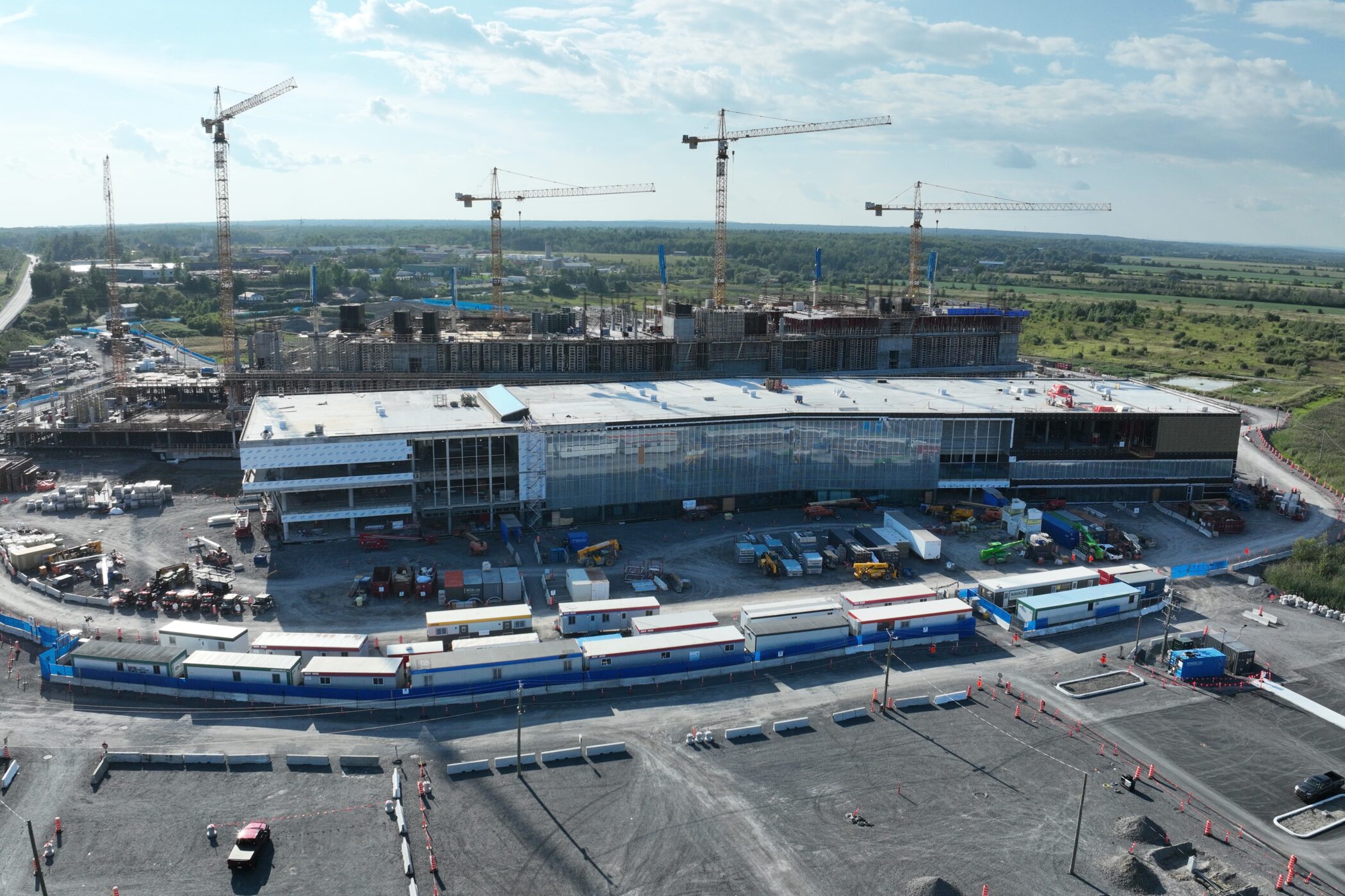 Qu’est-ce qu’un mur-rideau et où en sont les travaux?